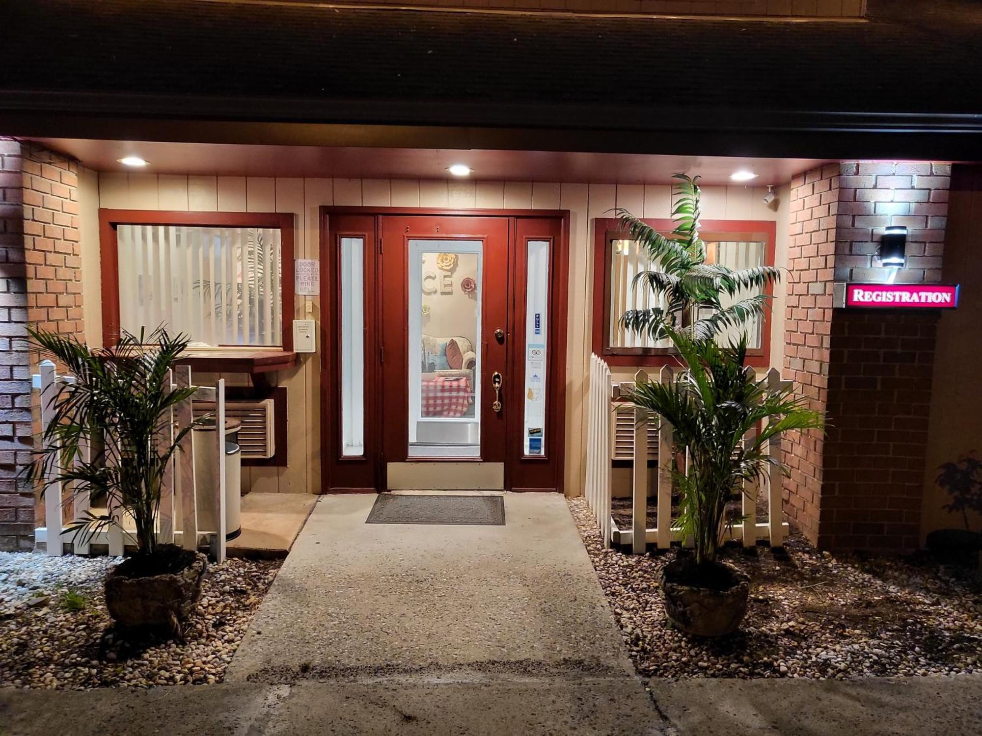 Inn Of The Dove - Romantic Luxury Suites With Jacuzzi & Fireplace At Harrisburg-Hershey-Philadelphia, Pa מראה חיצוני תמונה