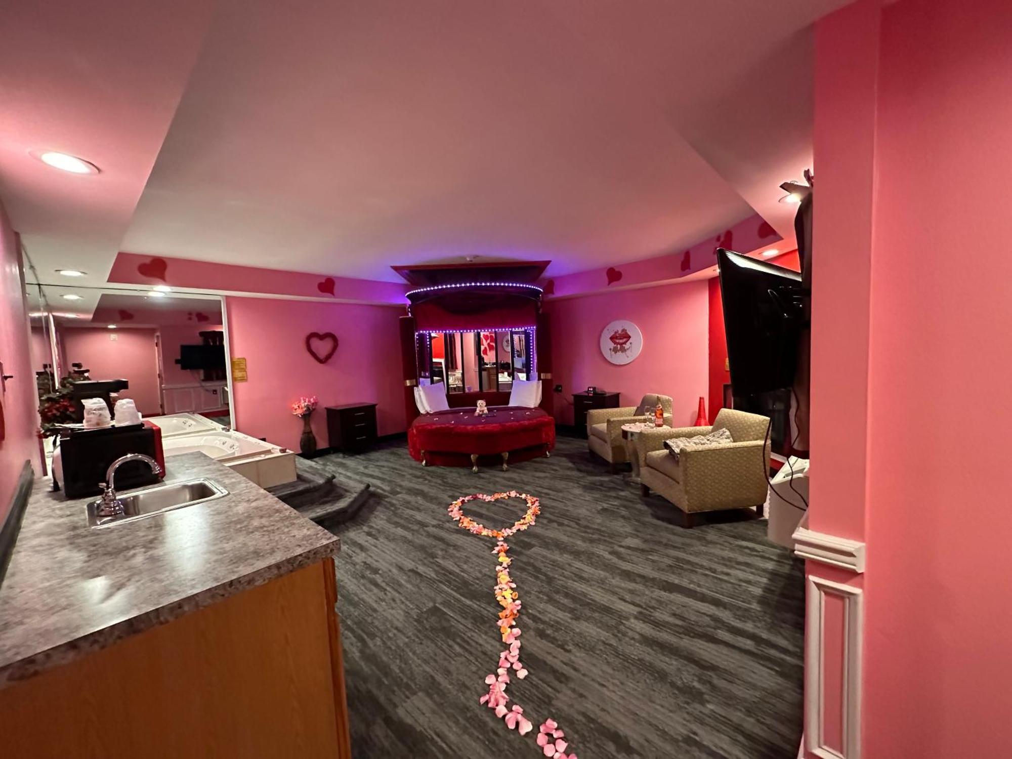 Inn Of The Dove - Romantic Luxury Suites With Jacuzzi & Fireplace At Harrisburg-Hershey-Philadelphia, Pa מראה חיצוני תמונה