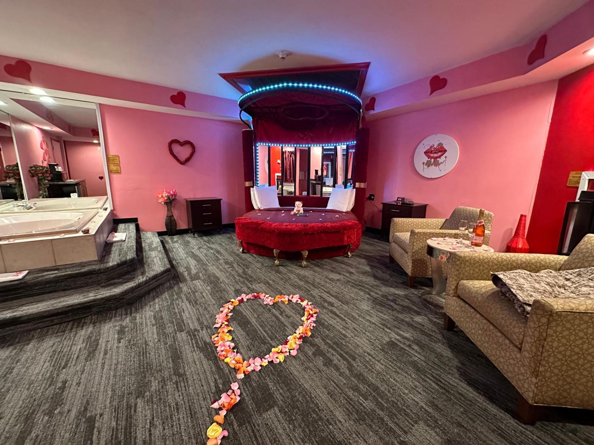 Inn Of The Dove - Romantic Luxury Suites With Jacuzzi & Fireplace At Harrisburg-Hershey-Philadelphia, Pa מראה חיצוני תמונה