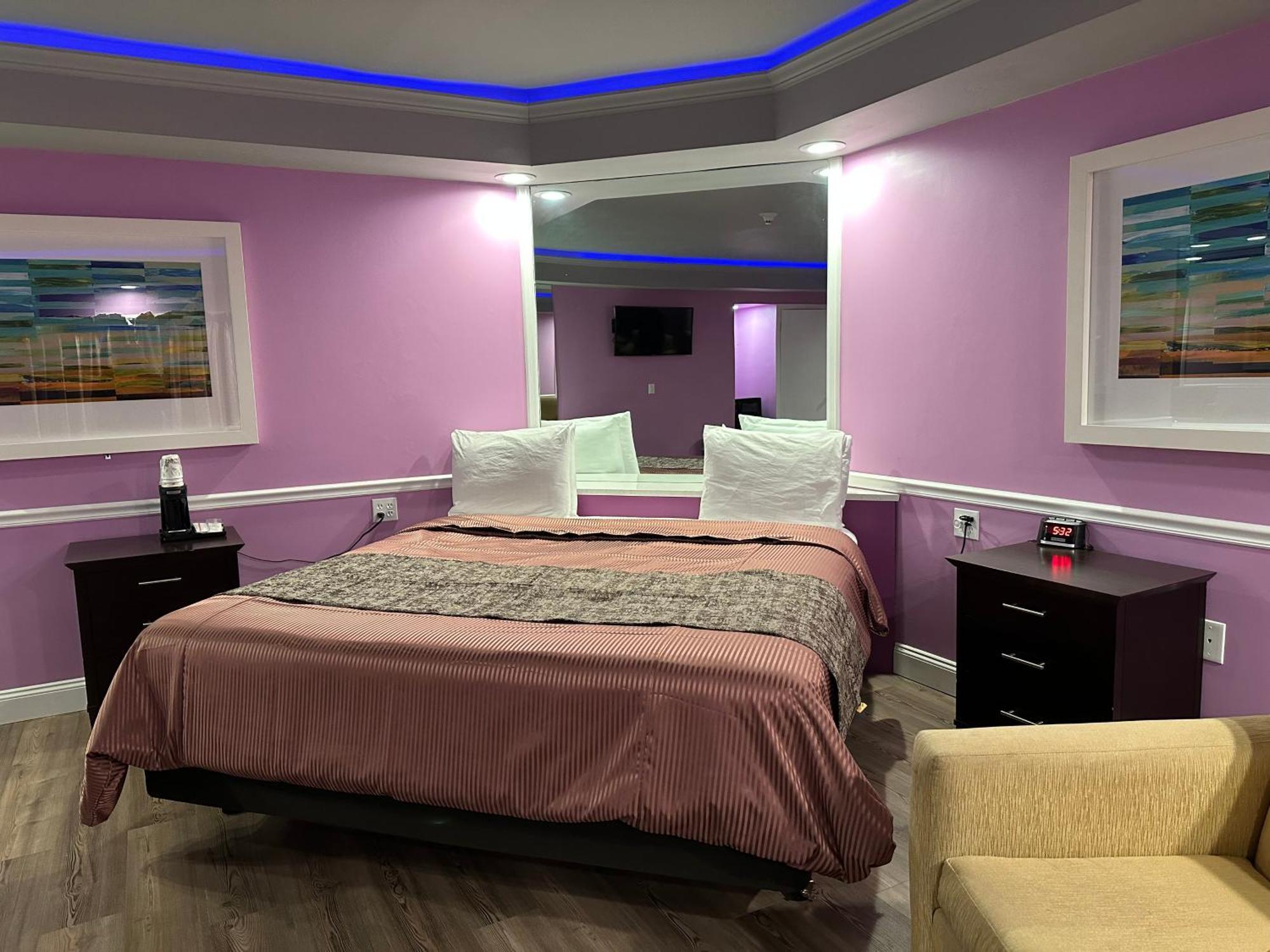 Inn Of The Dove - Romantic Luxury Suites With Jacuzzi & Fireplace At Harrisburg-Hershey-Philadelphia, Pa מראה חיצוני תמונה