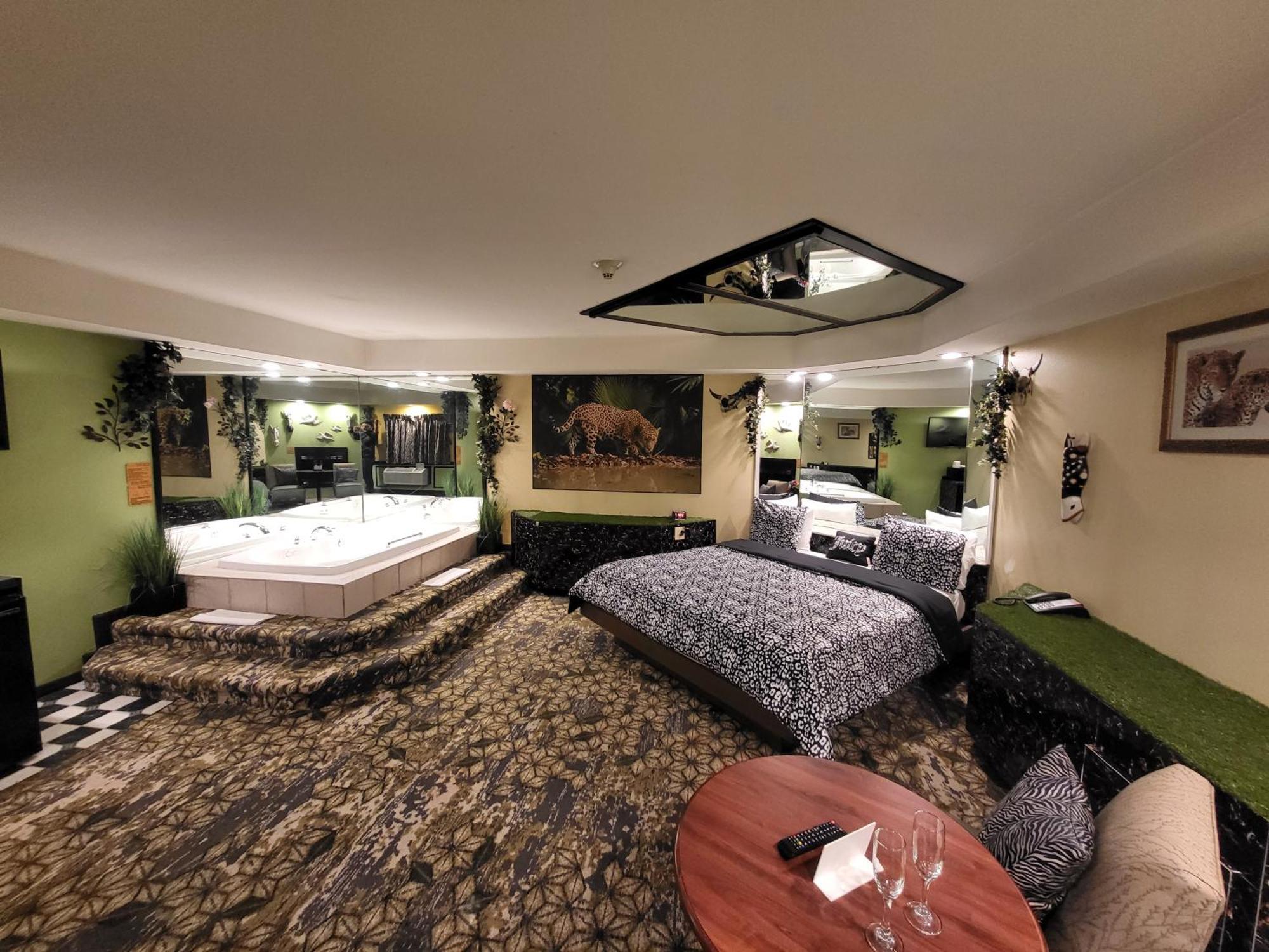 Inn Of The Dove - Romantic Luxury Suites With Jacuzzi & Fireplace At Harrisburg-Hershey-Philadelphia, Pa מראה חיצוני תמונה